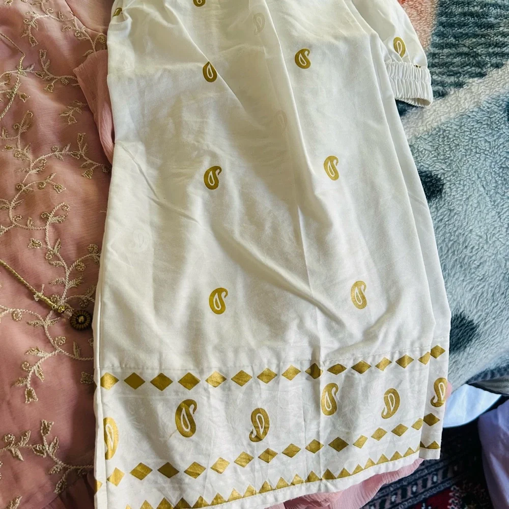 Pink Embroidered three piece Pakistani outfit - Picture 4 of 4